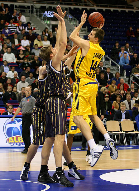 而类似王钰 而类似王钰